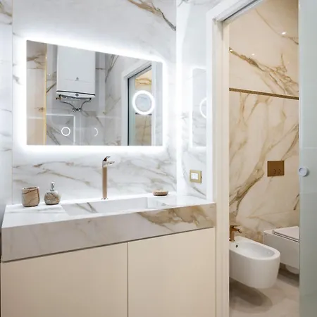 Luca Duomo Versace Milano