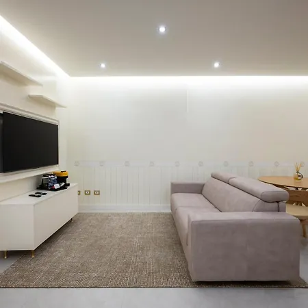 Luca Duomo Versace Apartment *